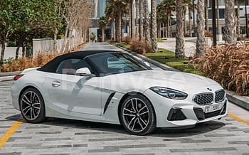 BMW Z4 cabrio (Blanc), 2020 à louer à Dubai