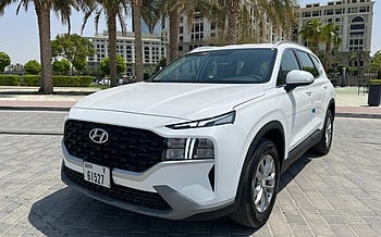 Hyundai Santa Fe (Weiß), 2023  zur Miete in Dubai