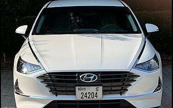 Hyundai Sonata (Blanc), 2021 à louer à Dubai
