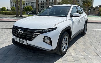 Hyundai Tucson (Blanco), 2023 para alquiler en Dubai