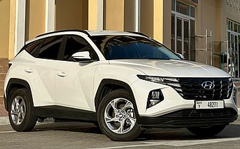 Hyundai Tucson (Blanco), 2023 para alquiler en Dubai