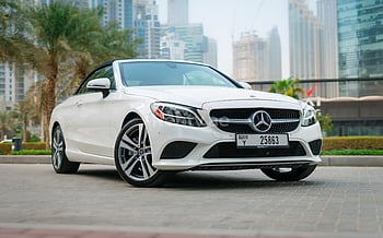 Mercedes C300 cabrio (Blanc), 2021 à louer à Ras Al Khaimah