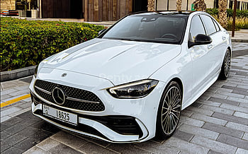 在迪拜 租 Mercedes C200 (白色), 2022