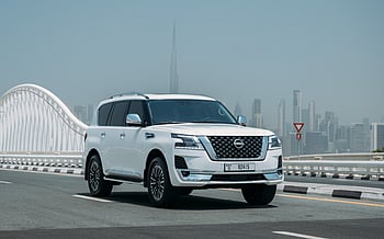 Nissan Patrol Platinum V6 (Blanc), 2023 à louer à Dubai