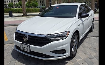 Volkswagen Jetta (Blanco), 2021 para alquiler en Dubai