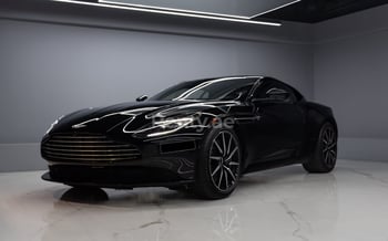 在迪拜 租 黑色 Aston Martin DB11, 2022
