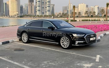 在迪拜 租 Audi A8 L60 TFSI (黑色), 2020