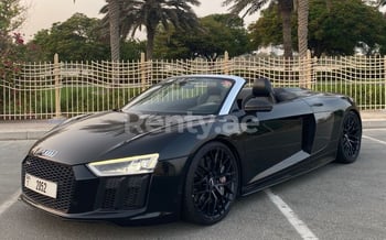 Noir Audi R8 Convertible, 2018 à louer à Dubaï