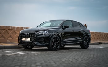 Negro Audi RSQ3, 2021 para alquiler en Dubái