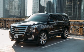 Noir Cadillac Escalade Short, 2021 à louer à Dubaï