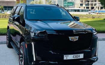 在迪拜 租 黑色 Cadillac Escalade, 2021