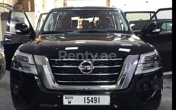 Negro Nissan Patrol Titanium, 2021 en alquiler en Dubai