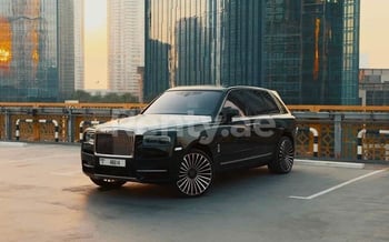 Nero Rolls Royce Cullinan Mansory, 2020 in affitto a Dubai 