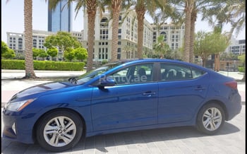 Azul Hyundai Elantra, 2021 en alquiler en Dubai