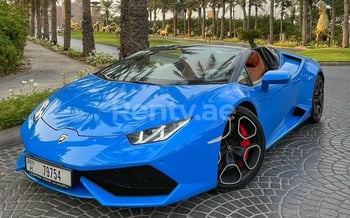 Bleue Lamborghini Huracan Spyder, 2018 à louer à Dubaï