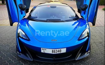 Bleue McLaren 600lt, 2020 à louer à Dubaï