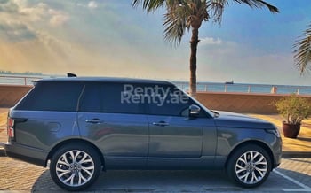 Range Rover Vogue (Gris Foncé), 2019 à louer à Dubai