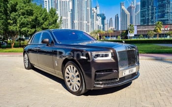 Gris Oscuro Rolls-Royce Phantom, 2021 en alquiler en Dubai