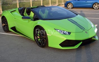 绿色 Lamborghini Huracan Spider, 2018 迪拜汽车租凭