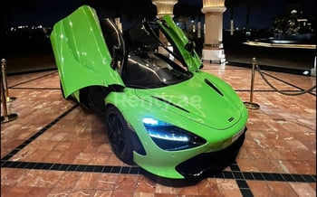 Verde McLaren 720 S, 2018 para alquiler en Dubai