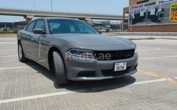 Gris Dodge Charger, 2019 en alquiler en Dubai