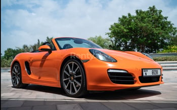 Orange Porsche Boxster, 2016 für Miete in Dubai