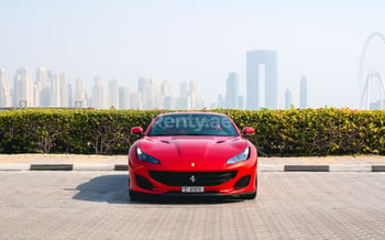 rojo Ferrari Portofino Rosso, 2020 para alquiler en Dubái