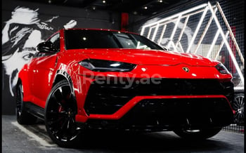 أحمر Lamborghini Urus, 2020 للإيجار في دبي