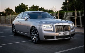 فضة Rolls Royce Ghost, 2019 للإيجار في دبي