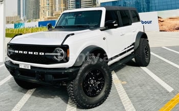 White Ford Bronco Wildtrack, 2022 for rent in Dubai