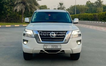 Bianca Nissan Patrol, 2021 in affitto a Dubai 