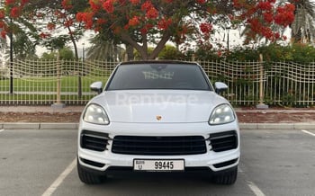 Bianca Porsche Cayenne, 2020 noleggio a Dubai
