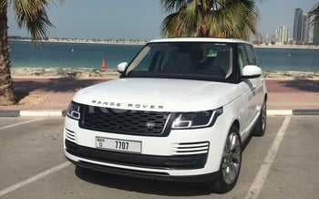 Blanco Range Rover Vogue, 2019 en alquiler en Dubai