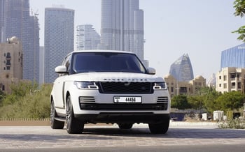 Blanco Range Rover Vogue, 2019 en alquiler en Dubai