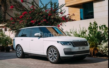 Blanco Range Rover Vogue, 2020 en alquiler en Dubai