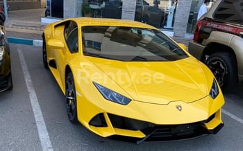 Gelb Lamborghini Evo, 2021 für Miete in Dubai