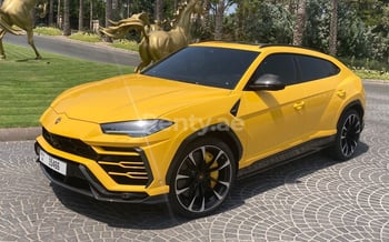Amarillo Lamborghini Urus, 2021 para alquiler en Dubái