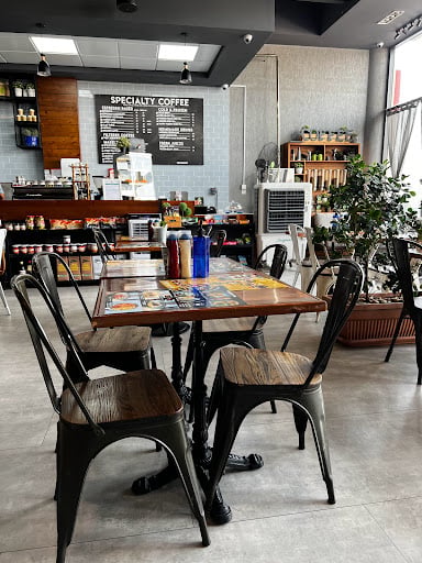 Maxzi The Good Food Shop