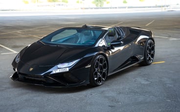 Lamborghini Evo Spyder (Zwart), 2023 verhuur per uur in Dubai