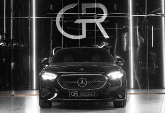 Affitta Mercedes E300 (Nero), 2025 a Ras Al Khaimah