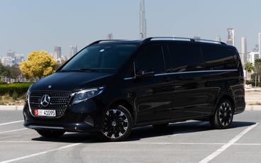 Huren van Mercedes V300 Avantgarde Extra Long (Zwart), 2025 in Sharjah