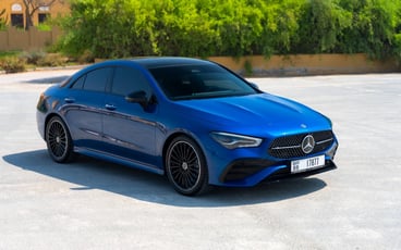 Alquile Mercedes CLA200 (Azul), 2025 en Abu Dhabi