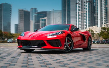 Miete Chevrolet Corvette With Manual Retractable Roof (Rot), 2022 in Abu Dhabi
