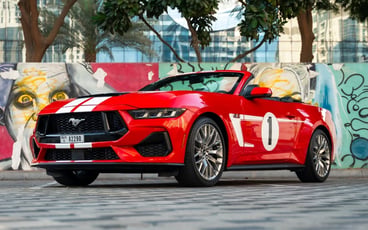 Miete Ford Mustang cabrio (Rot), 2023 in Abu Dhabi
