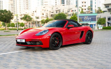 Miete Porsche Boxster 718 Style Edition (Rot), 2024 in Abu Dhabi