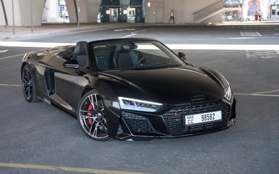 Audi R8 Spyder (Nero), 2022 in affitto a Ras Al Khaimah