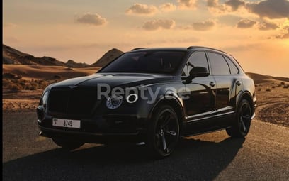 Bentley Bentayga (Negro), 2019 para alquiler en Dubai