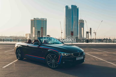 BMW 430i Cabrio (Черный), 2018 для аренды в Дубай