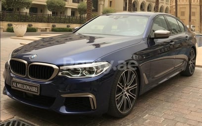 BMW 5 Series M550 (Черный), 2017 для аренды в Дубай