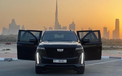Cadillac Escalade (Noir), 2021 à louer à Ras Al Khaimah